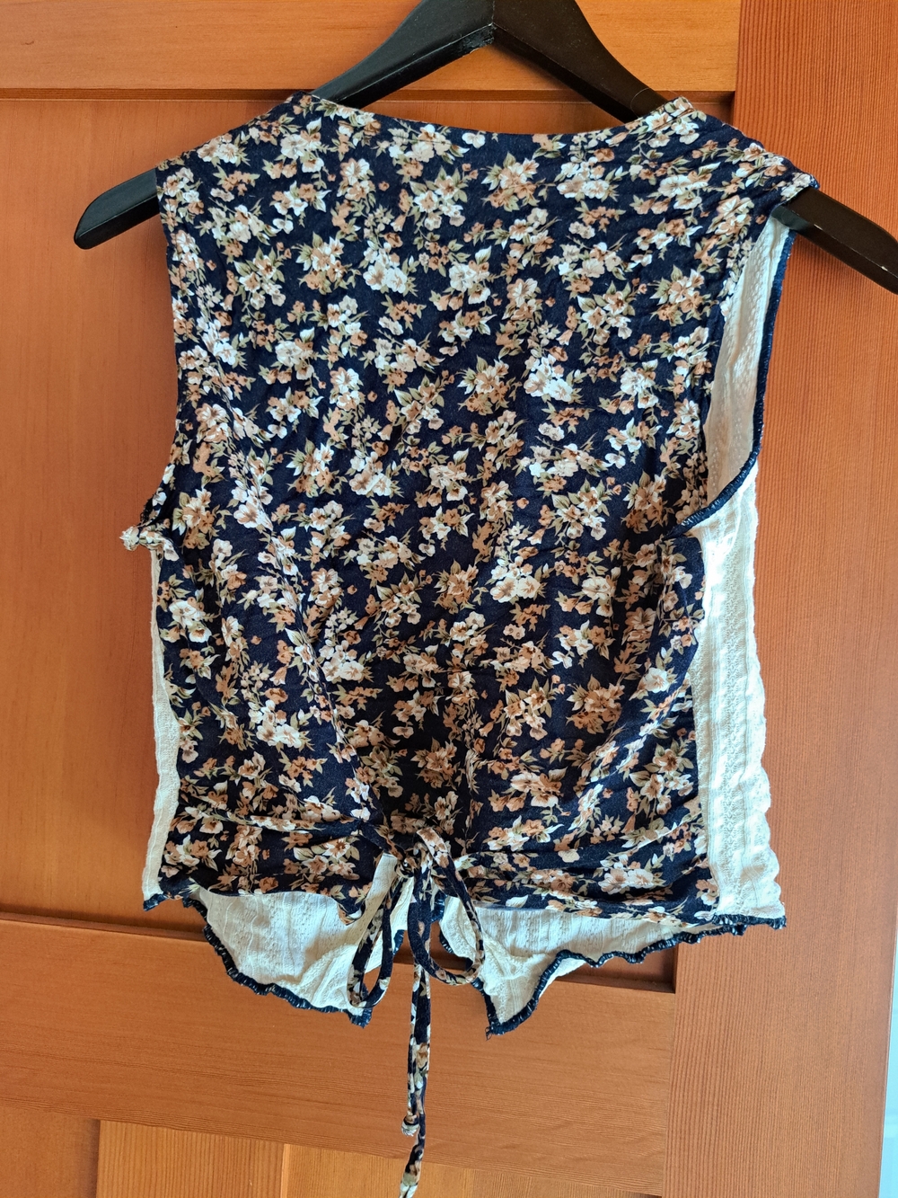 Vintage Wrapper Cream Textured Button-Front Vest with Navy Floral Back 90s - Picture 5 of 5
